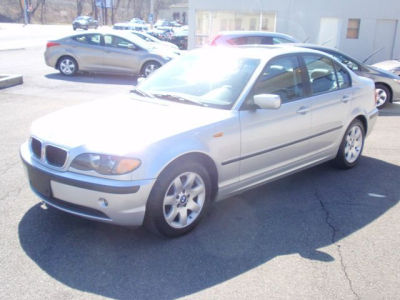 2005 BMW 325  i