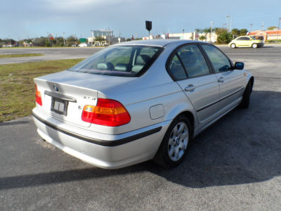 2004 BMW 325  i