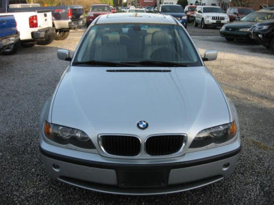 2005 BMW 325  xi