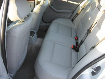 2005 BMW 325  xi