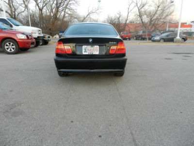 2002 BMW 325  i