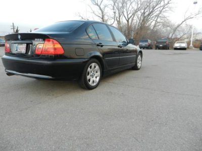 2002 BMW 325  i