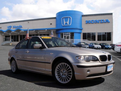 2003 BMW 325  xi