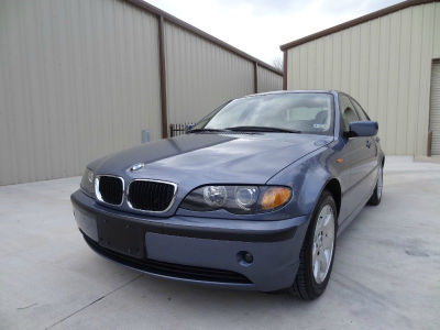 2005 BMW 325  i