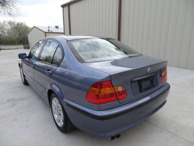 2005 BMW 325  i