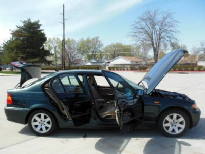 2005 BMW 325  i