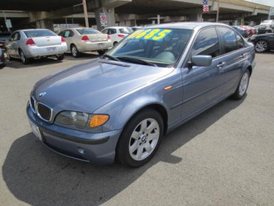 2005 BMW 325  i