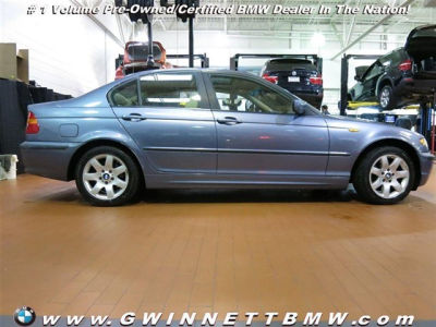 2004 BMW 325  i
