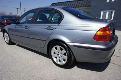 2003 BMW 325  i