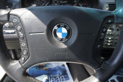 2003 BMW 325  i