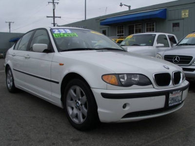 2005 BMW 325  i