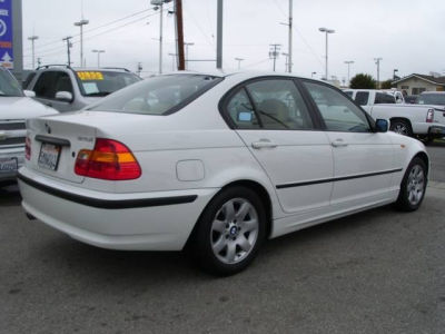 2005 BMW 325 i