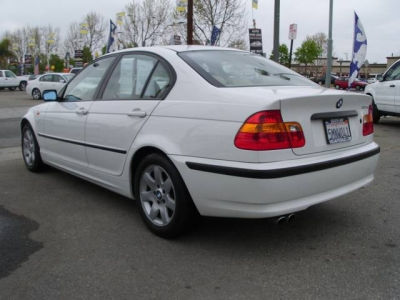 2005 BMW 325 i