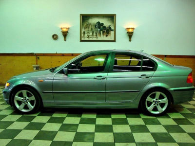 2005 BMW 325 i