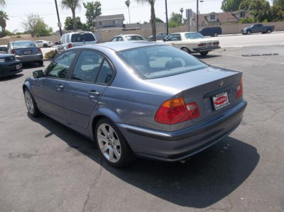 2001 BMW 325 i