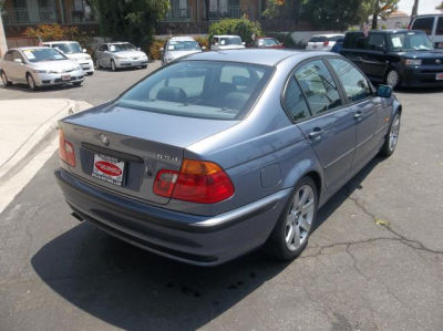 2001 BMW 325 i