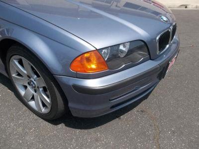 2001 BMW 325 i