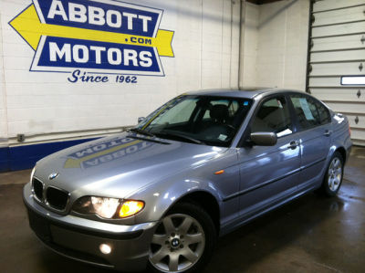 2004 BMW 325  xi