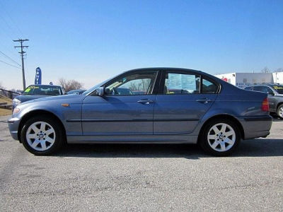 2005 BMW 325  xi