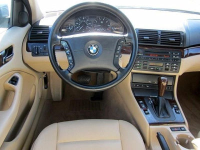 2005 BMW 325  xi