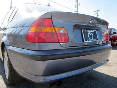 2005 BMW 325  xi