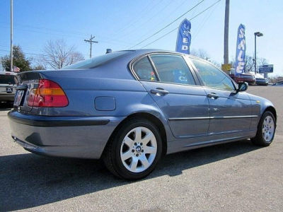 2005 BMW 325  xi