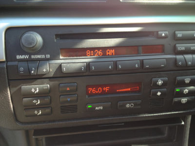 2004 BMW 325  i