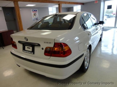 2004 BMW 325  i