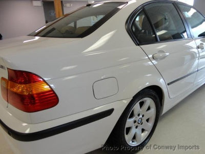 2004 BMW 325  i