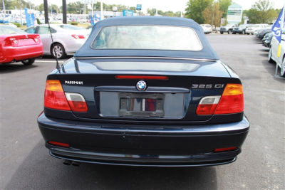 2001 BMW 325  Ci