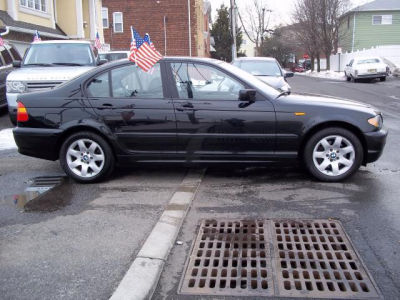 2003 BMW 325  xi