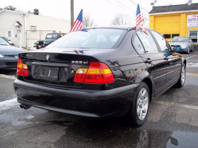 2003 BMW 325  xi