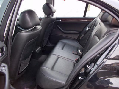 2003 BMW 325  xi