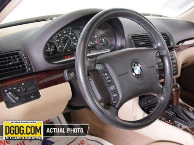 2005 BMW 325  i