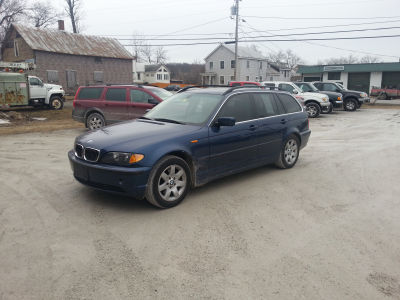 2005 BMW 325  xiT