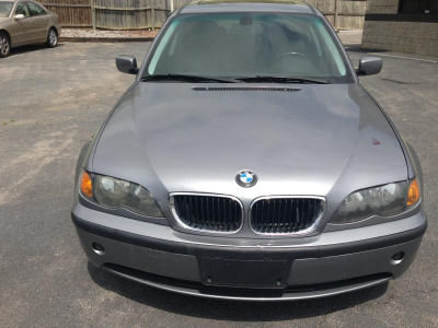 2005 BMW 325  i