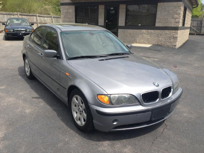 2005 BMW 325  i