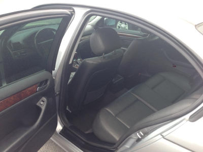 2005 BMW 325  i
