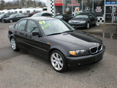 2003 BMW 325  i