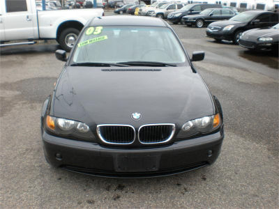 2003 BMW 325  i