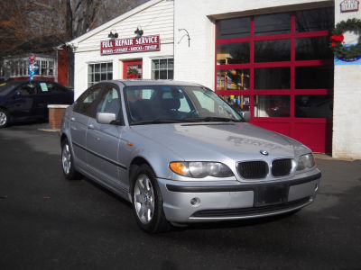 2004 BMW 325  xi