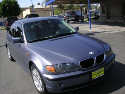 2005 BMW 325  i