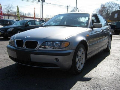 2004 BMW 325  i
