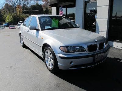 2003 BMW 325  i