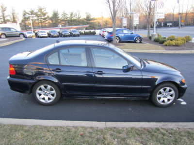 2005 BMW 325  xi