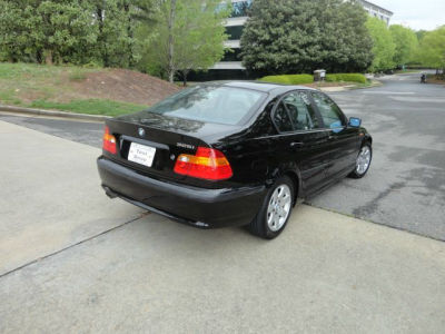 2003 BMW 325  i