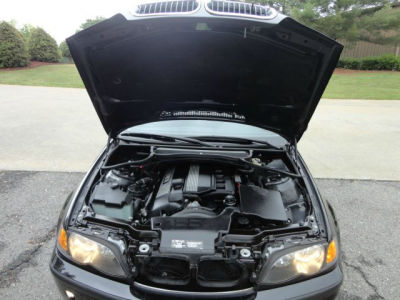 2003 BMW 325  i