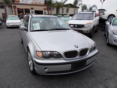 2003 BMW 325  iT