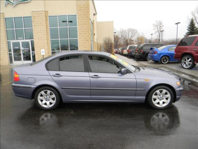 2003 BMW 325  i