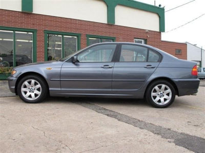 2003 BMW 325  xi